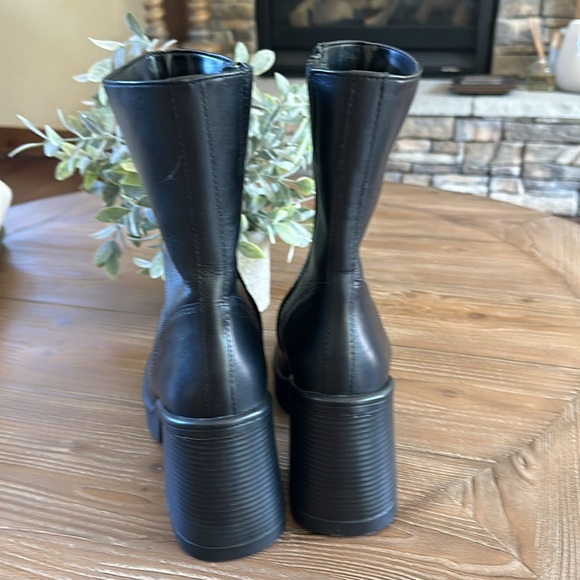 Steve Madden Fantsie Black Leather Square Toe Block Heel Boot - Picture 4 of 6